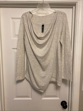 Yogalicious Light Heather Gray scoop neck dressy athletic top sz L